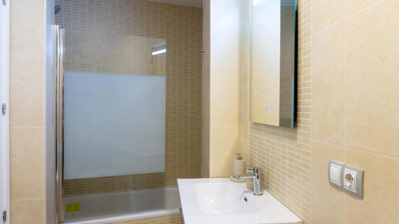 Luxury Apartment Dos Aceras Malaga Exterior photo